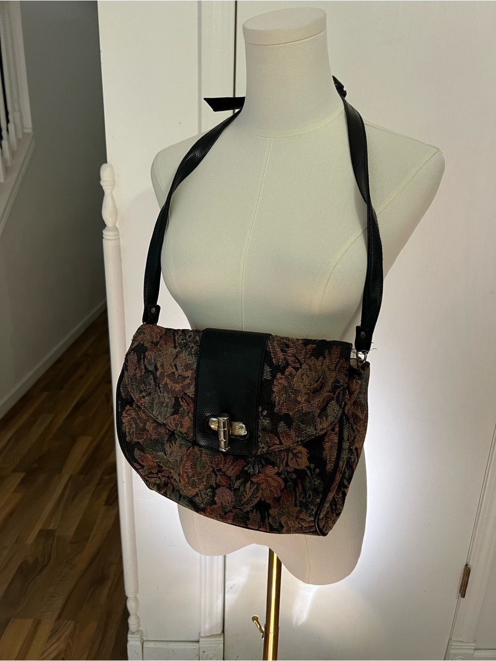Vintage Floral Tapestry Shoulder Bag in Black, Burgundy and Brown